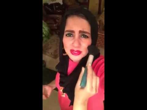 فتاة تسخر من الماكياج الصاخب للفنانة أحلام